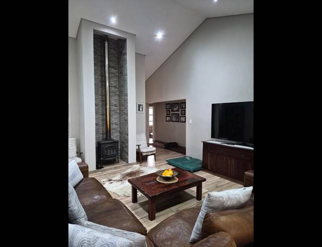4 BEDROOM HOUSE FOR SALE IN HERON BANKS GOLF ESTATE
